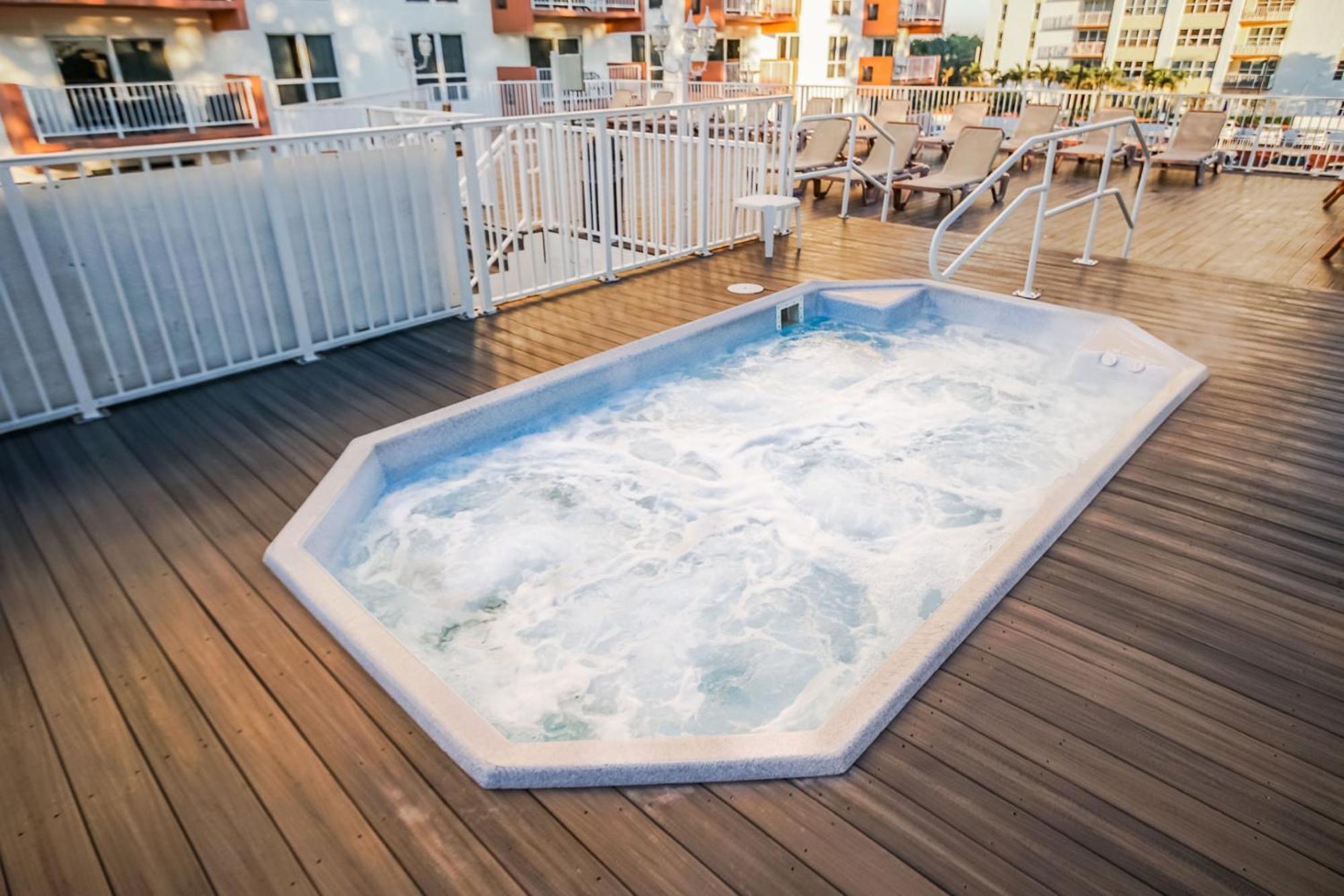 Fort Lauderdale Beach Resort By Vacatia Exterior photo